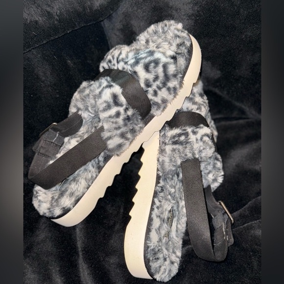Koolaburra By UGG Fuzzed Out Cheetah Womens Size 9 Black White Slide Sandals - Picture 11 of 15